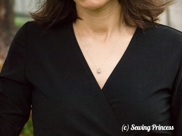 stylearc-KATE-DRESS-neckline